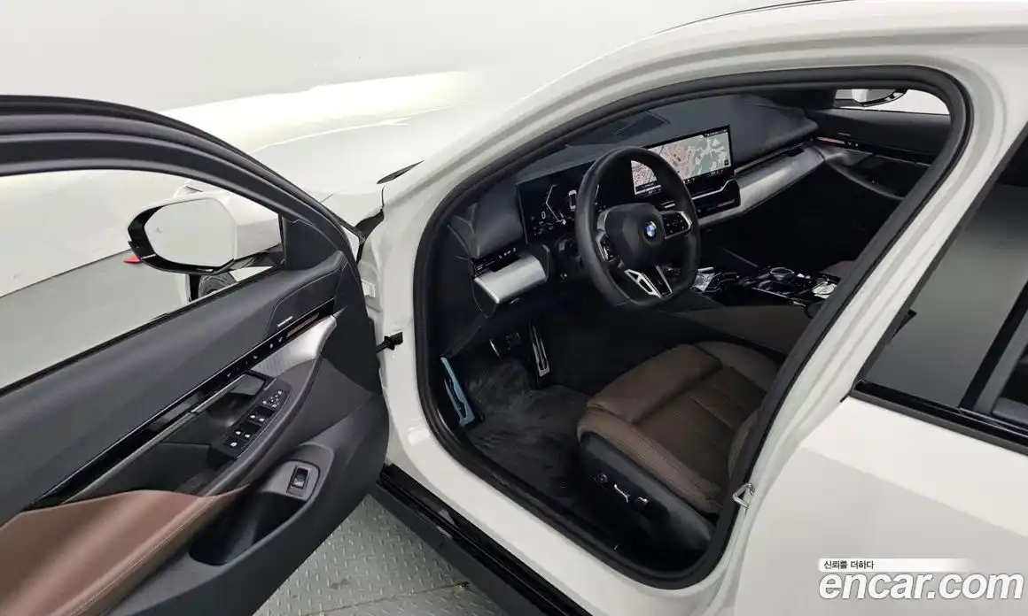 BMW 5 серия 2024 2.0 автомат (гидро), фото 13