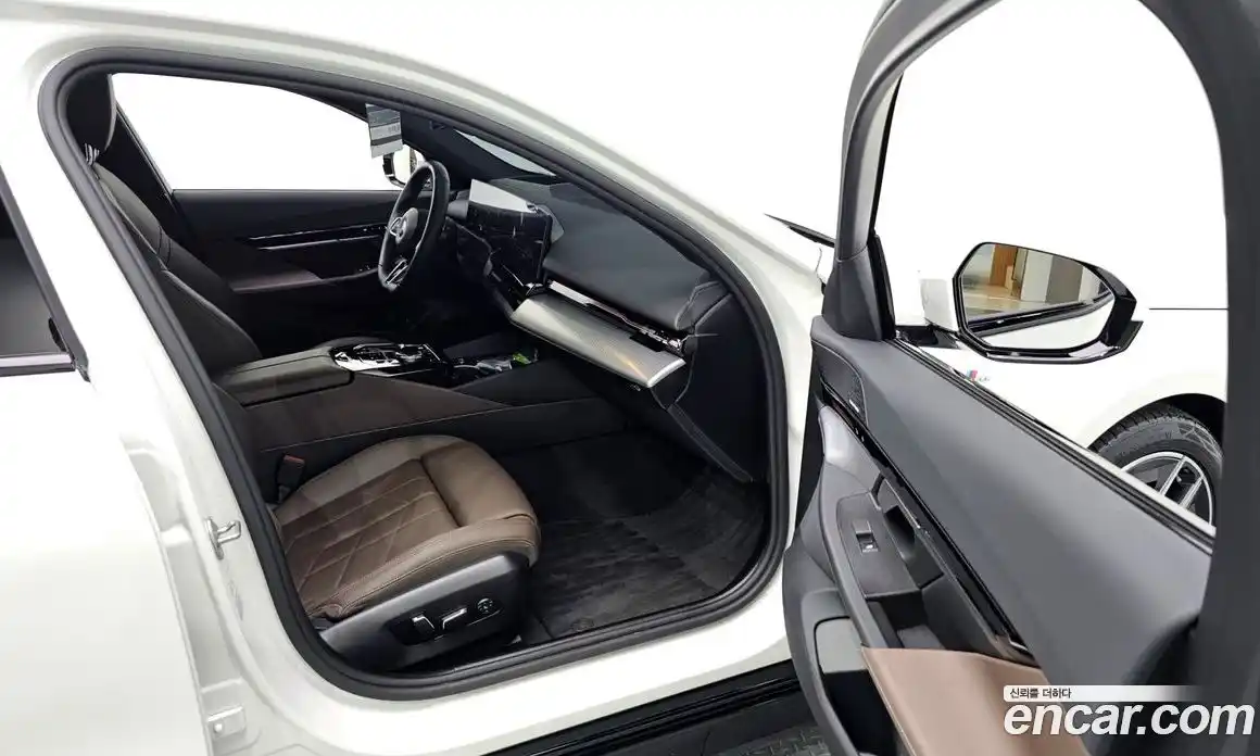 BMW 5 серия 2024 2.0 автомат (гидро), фото 16