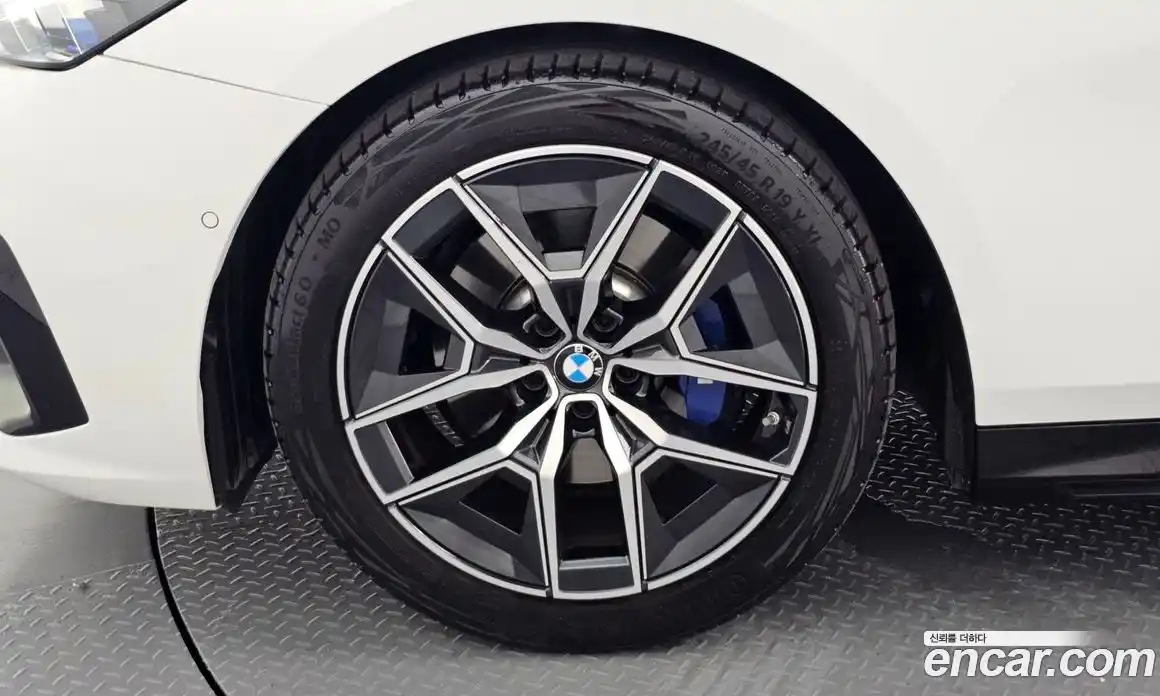 BMW 5 серия 2024 2.0 автомат (гидро), фото 5