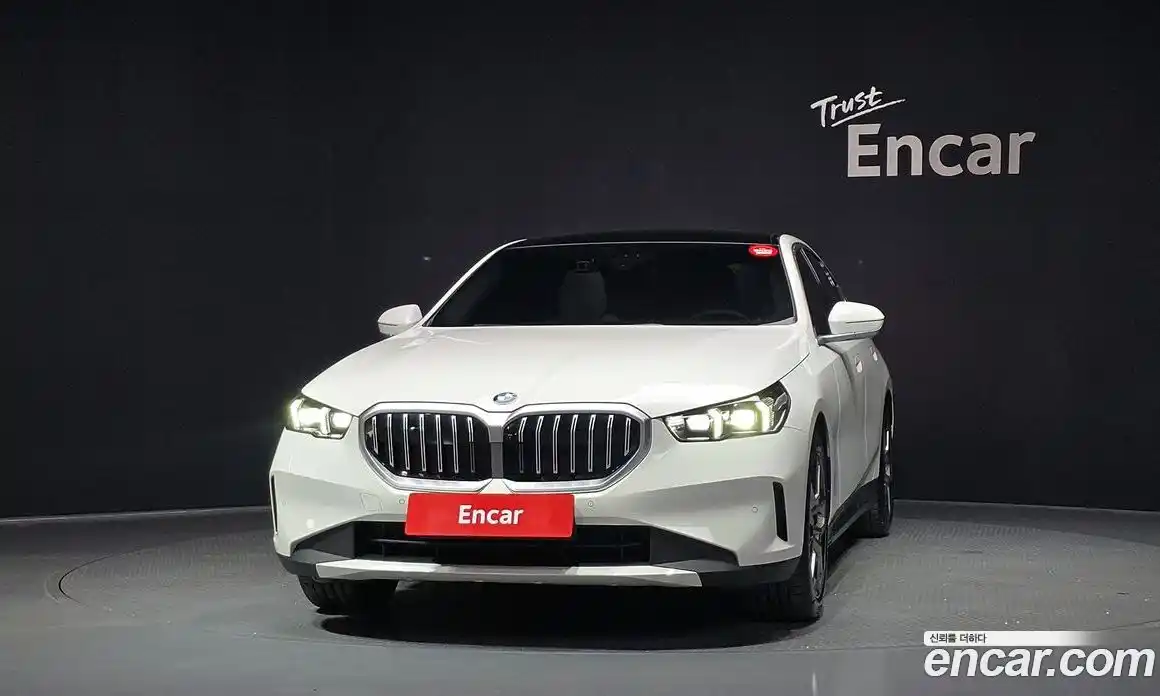 BMW 5 серия 2025 2.0 автомат (гидро), фото 3