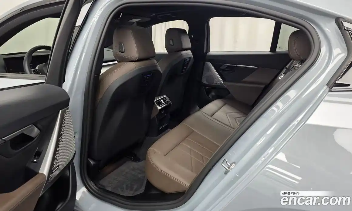 BMW 5 серия 2024 2.0 автомат (гидро), фото 16
