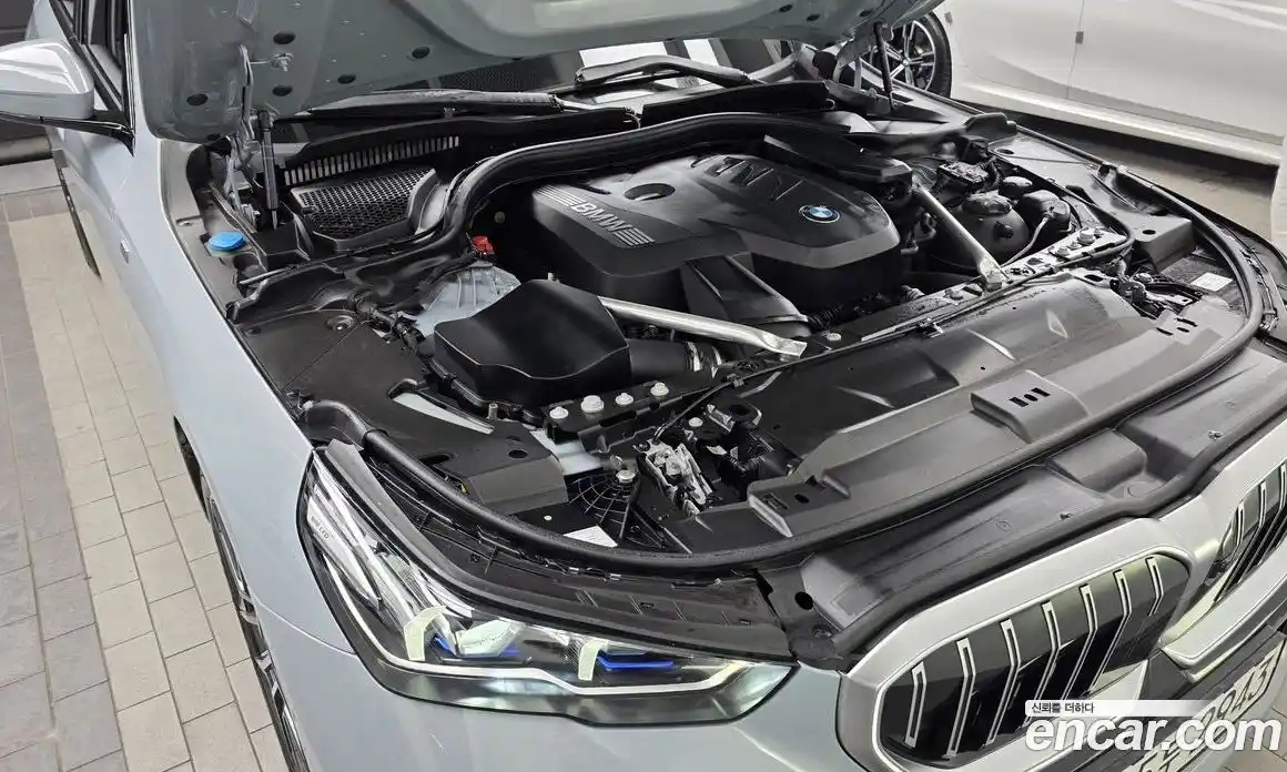 BMW 5 серия 2024 2.0 автомат (гидро), фото 6