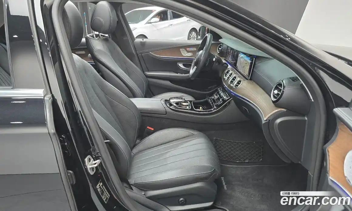 Mercedes-Benz E-Class 2020 2.0 автомат (гидро), фото 16