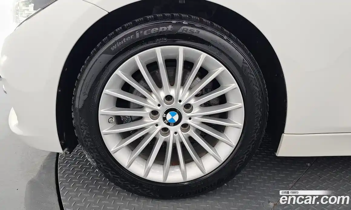 BMW 3 серия 2018 2.0 автомат (гидро), фото 5