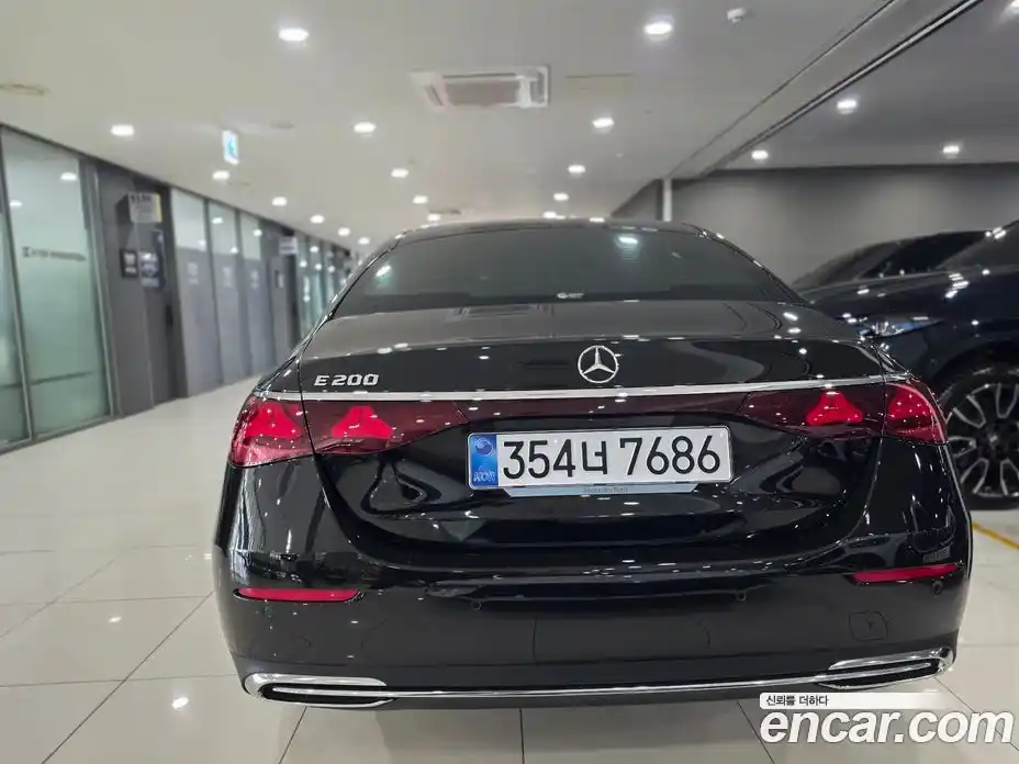 Mercedes-Benz E-Class 2025 2.0 автомат (гидро), фото 4