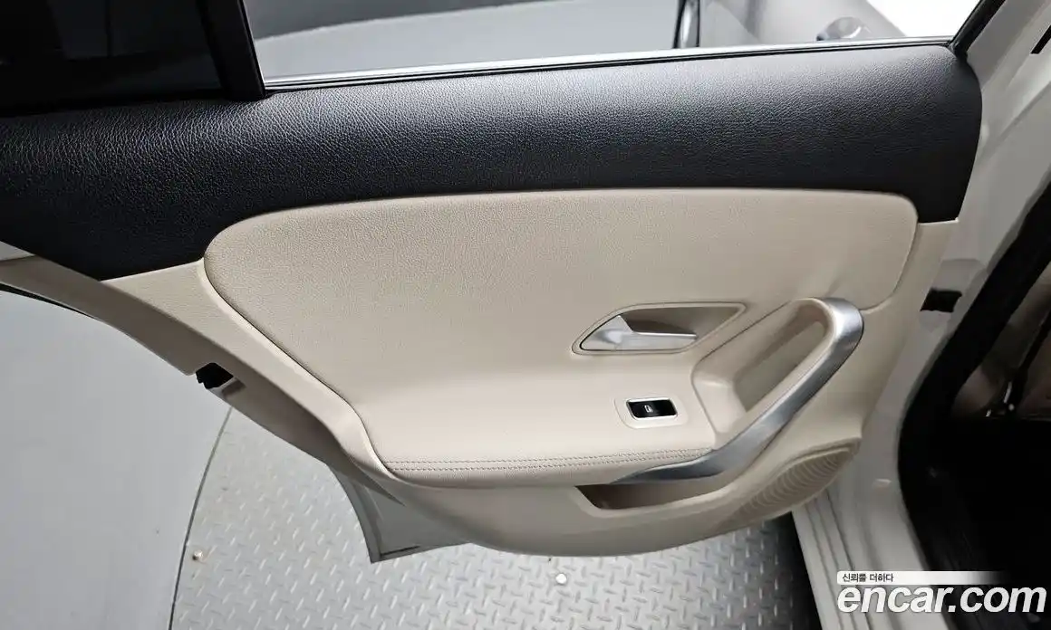 Mercedes-Benz A-Class 2024 2.0 гидро, фото 15 Mercedes-Benz A-Class 2024 2.0 гидро, фото 15