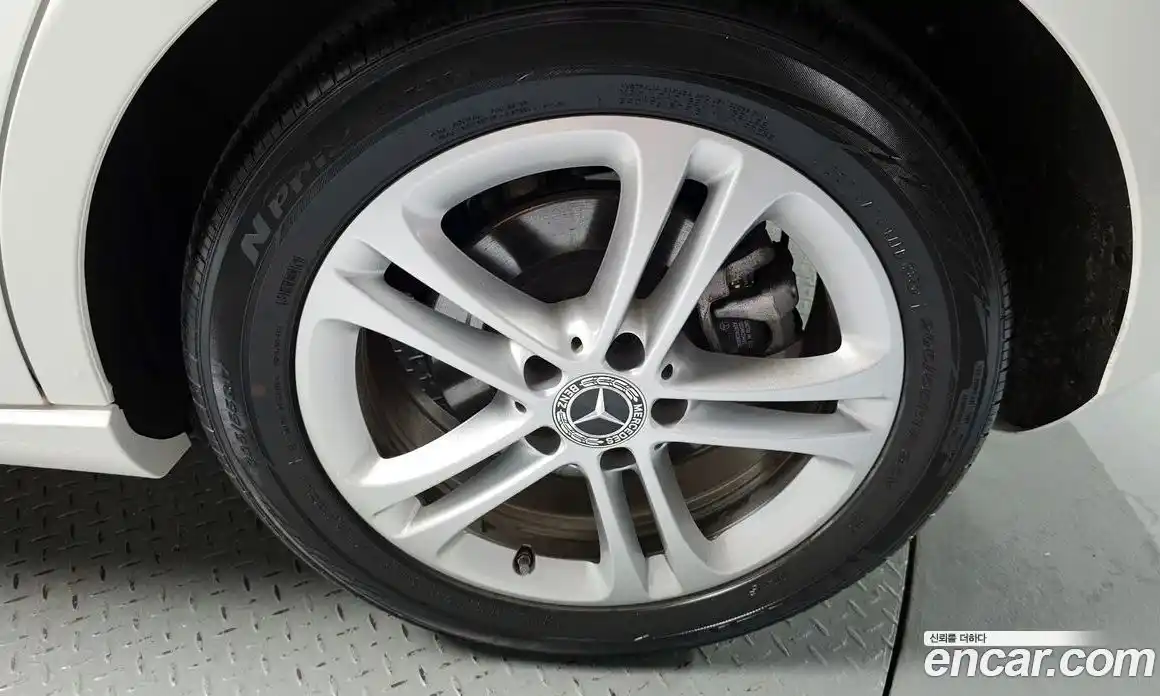 Mercedes-Benz A-Class 2024 2.0 гидро, фото 7 Mercedes-Benz A-Class 2024 2.0 гидро, фото 7