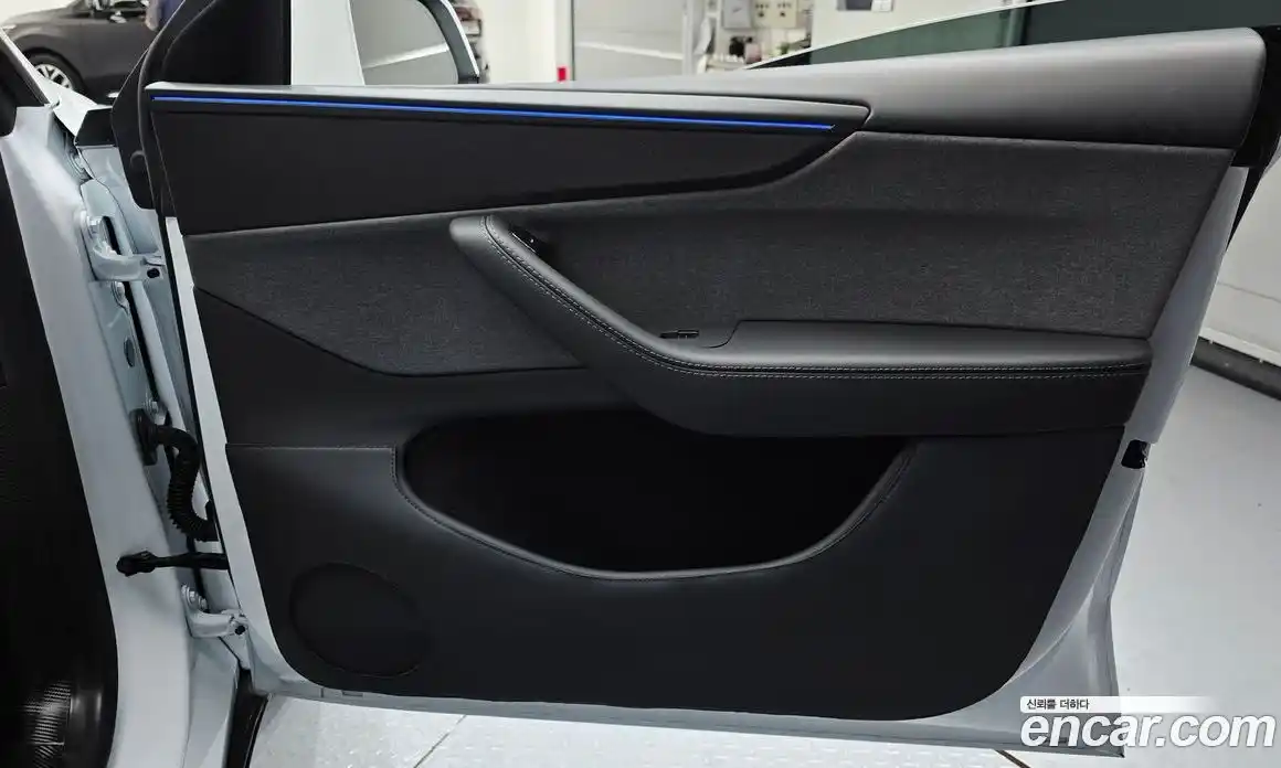 Tesla Model Y 2025 0.2 гидро, фото 14