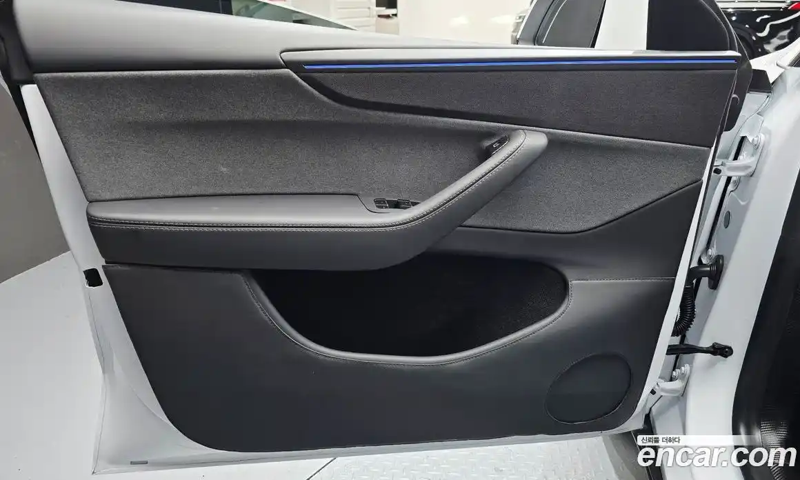 Tesla Model Y 2025 0.2 гидро, фото 15