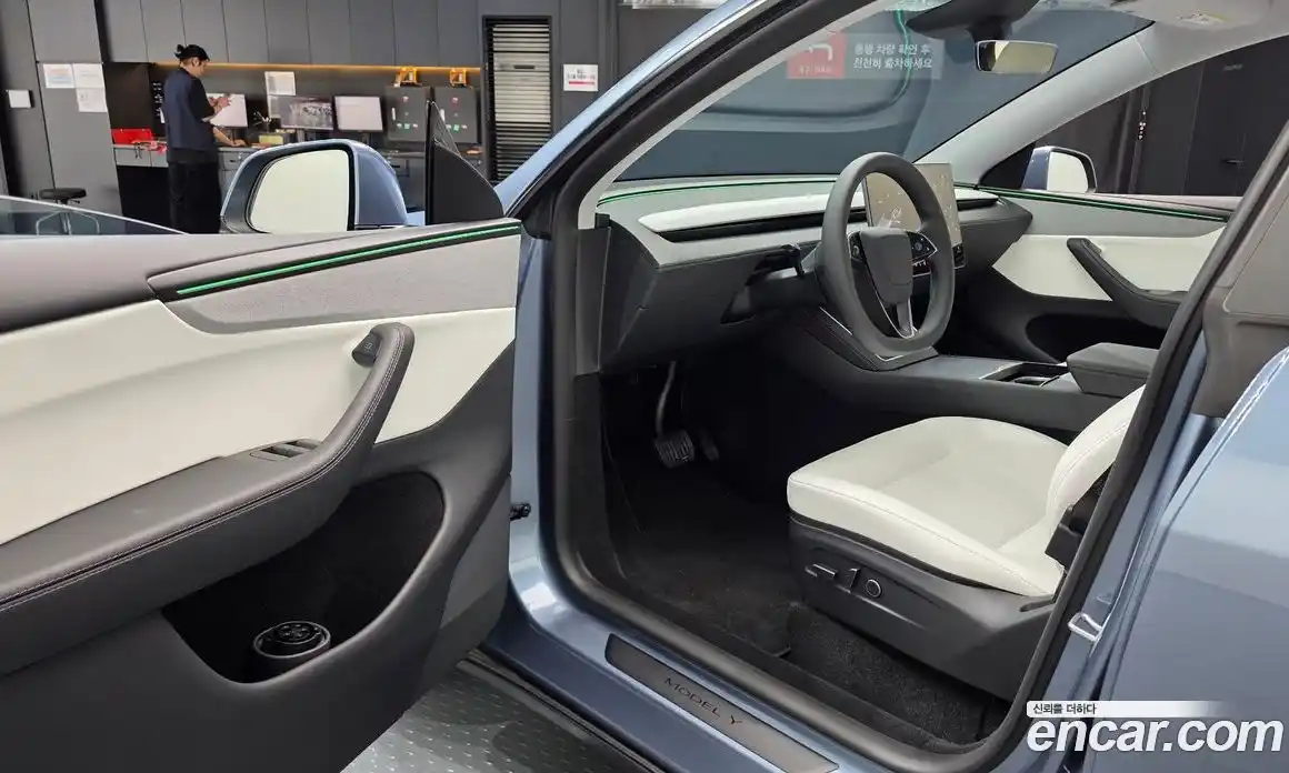Tesla Model Y 2025 0.2 гидро, фото 12