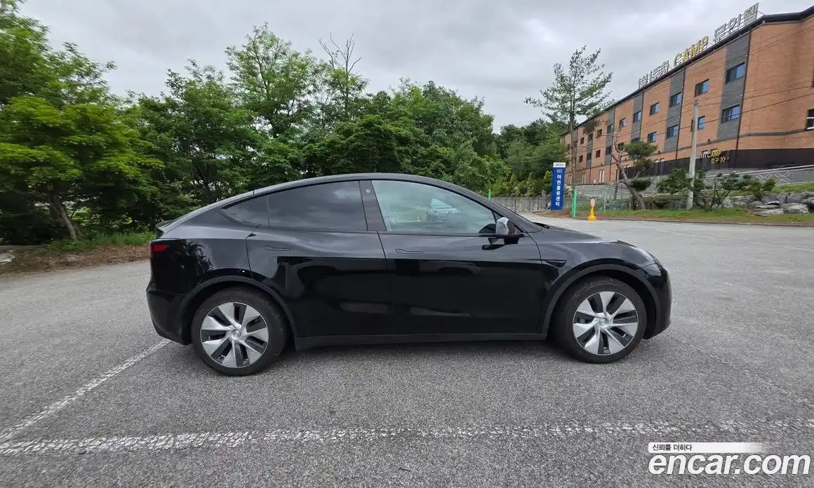 Tesla Model Y 2023 0.4 гидро, фото 5