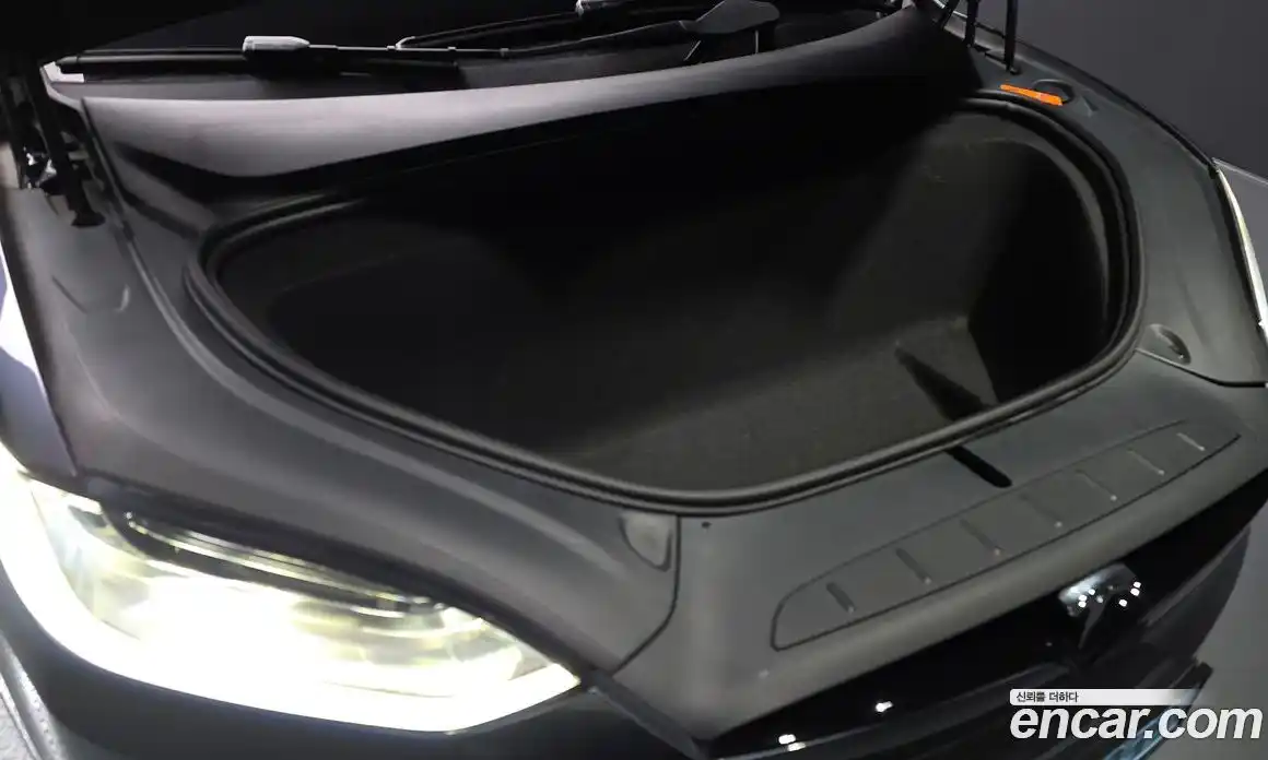 Tesla Model X 2023 0.3 гидро, фото 6