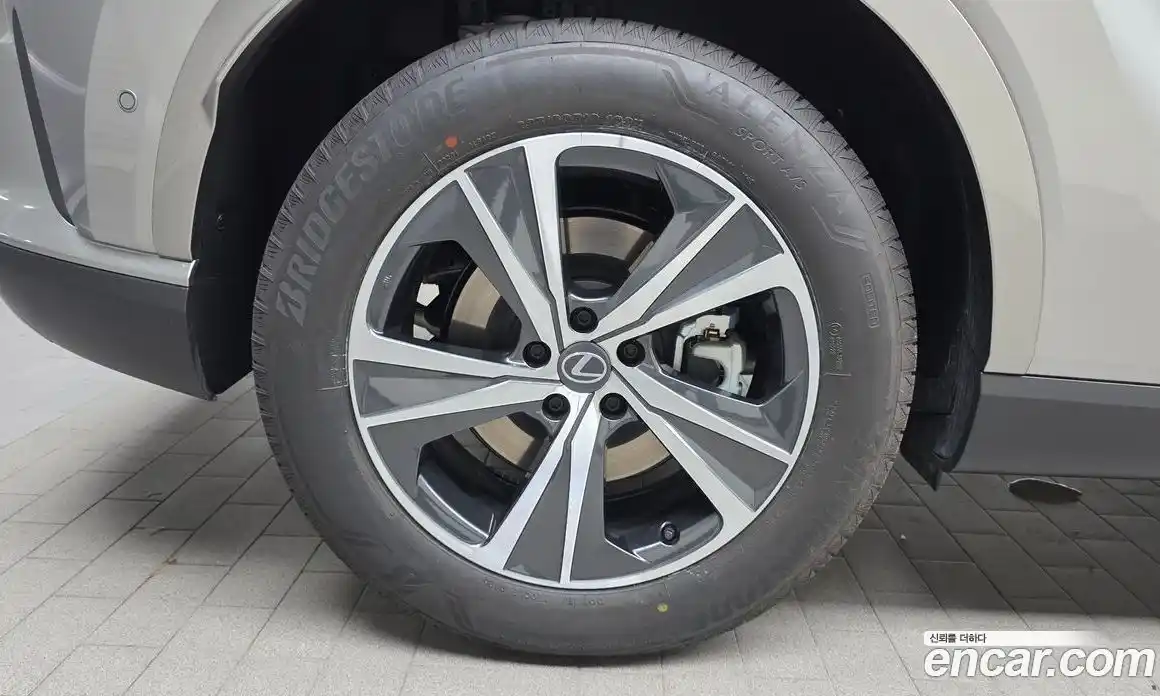 Lexus RX 2026 2.5 гидро, фото 5