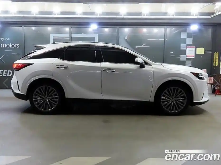 Lexus RX 2023 2.5 вариатор, фото 3