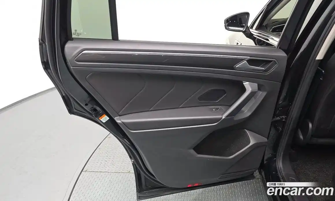 Volkswagen Tiguan 2020 2.0 автомат (гидро), фото 15
