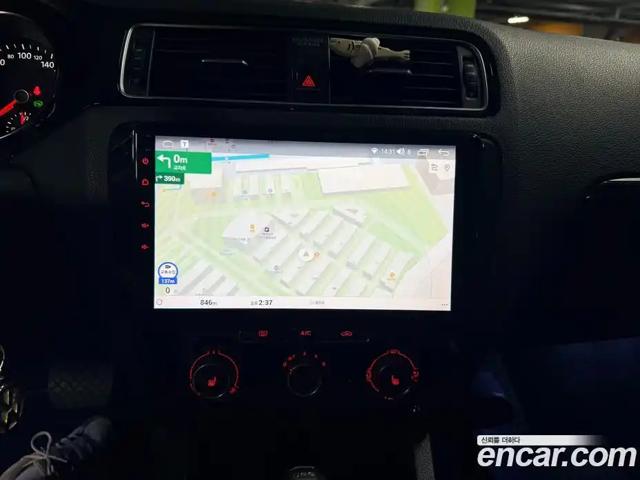 Volkswagen Jetta 2015 2.0 автомат (гидро), фото 11