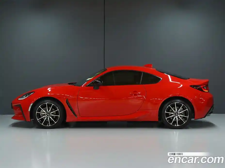 Toyota 86 2024 2.4 механика, фото 2