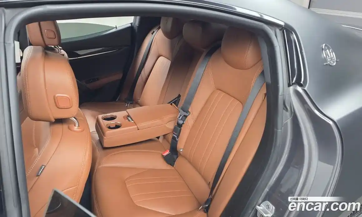 Maserati Ghibli 2019 3.0 гидро, фото 18