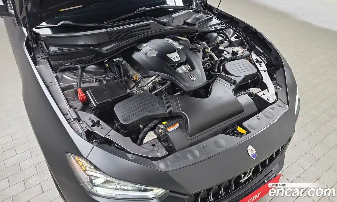 Maserati Ghibli 2019 3.0 гидро, фото 6