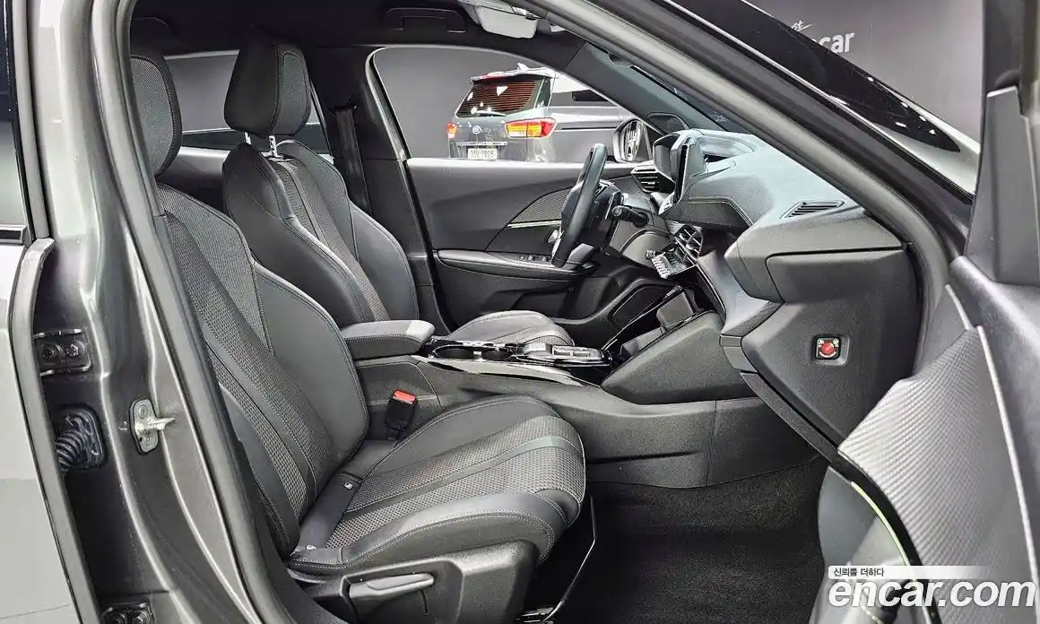 Peugeot 2008 2023 1.5 автомат (гидро), фото 19