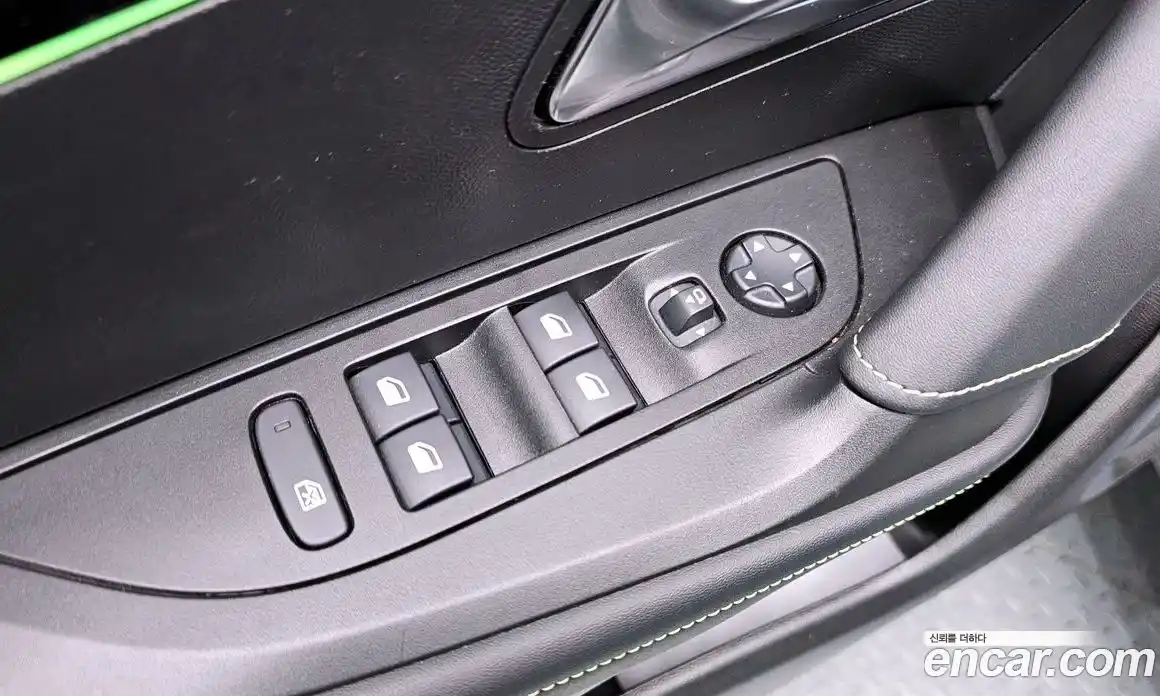 Peugeot 2008 2023 1.5 автомат (гидро), фото 27