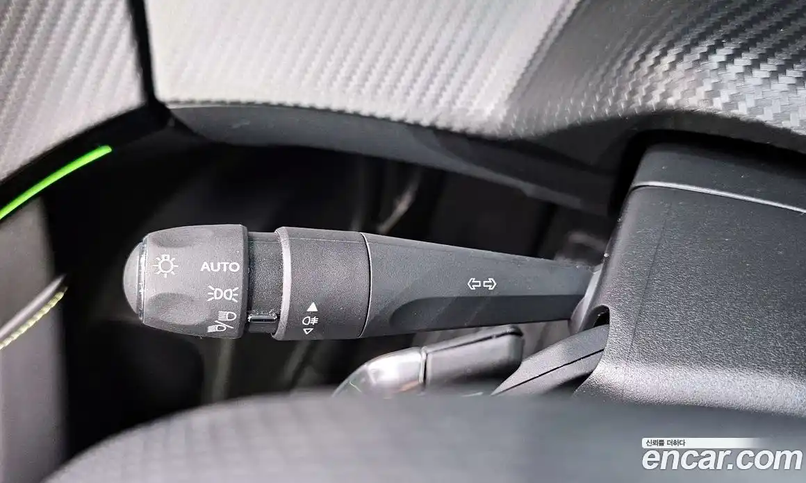Peugeot 2008 2023 1.5 автомат (гидро), фото 28