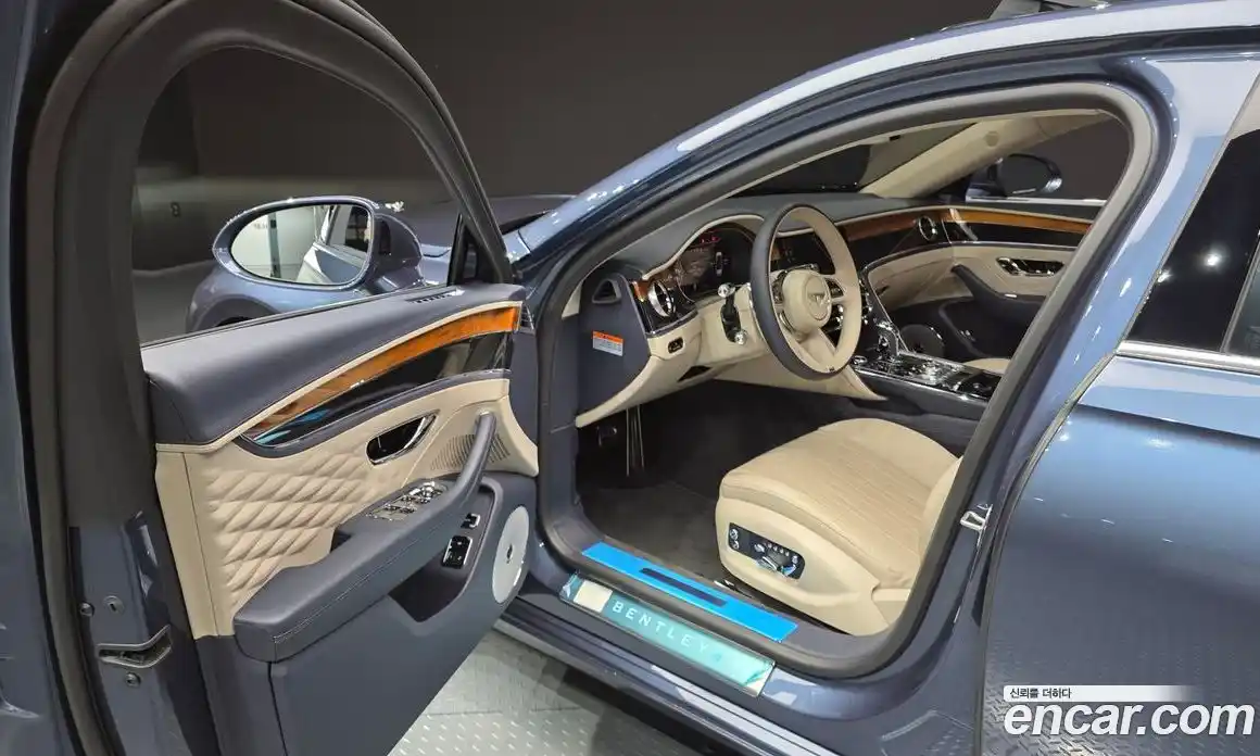 Bentley Flying Spur 2021 4.0 гидро, фото 13