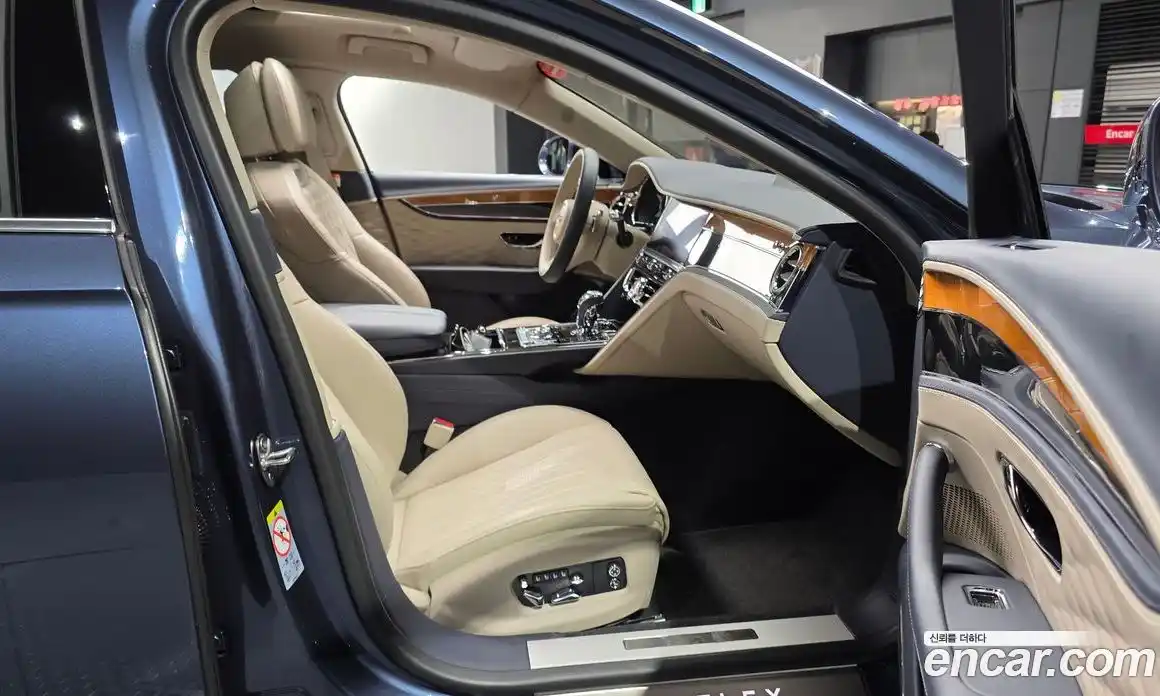Bentley Flying Spur 2021 4.0 гидро, фото 16