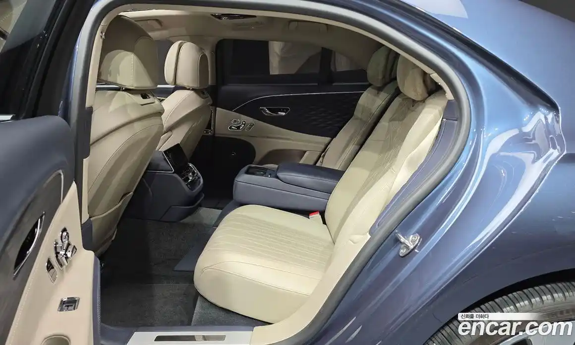 Bentley Flying Spur 2021 4.0 гидро, фото 18