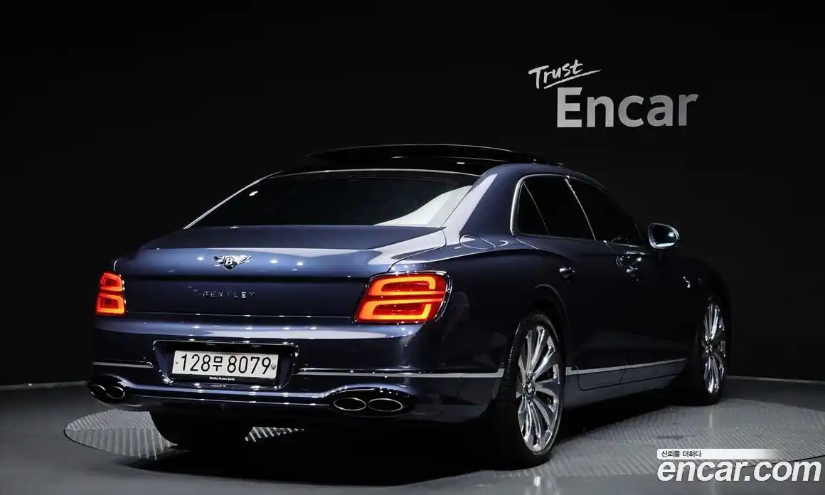 Bentley Flying Spur 2021 4.0 гидро, фото 2