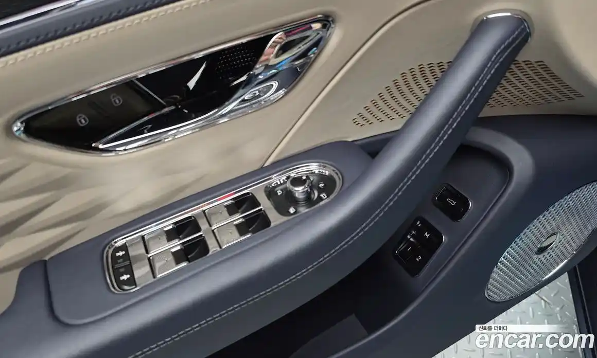 Bentley Flying Spur 2021 4.0 гидро, фото 26
