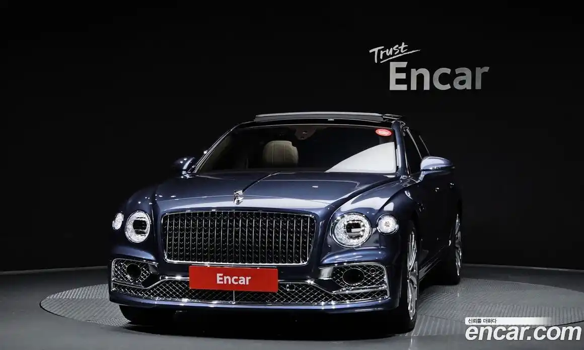 Bentley Flying Spur 2021 4.0 гидро, фото 3