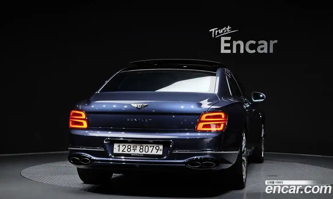 Bentley Flying Spur 2021 4.0 гидро, фото 4
