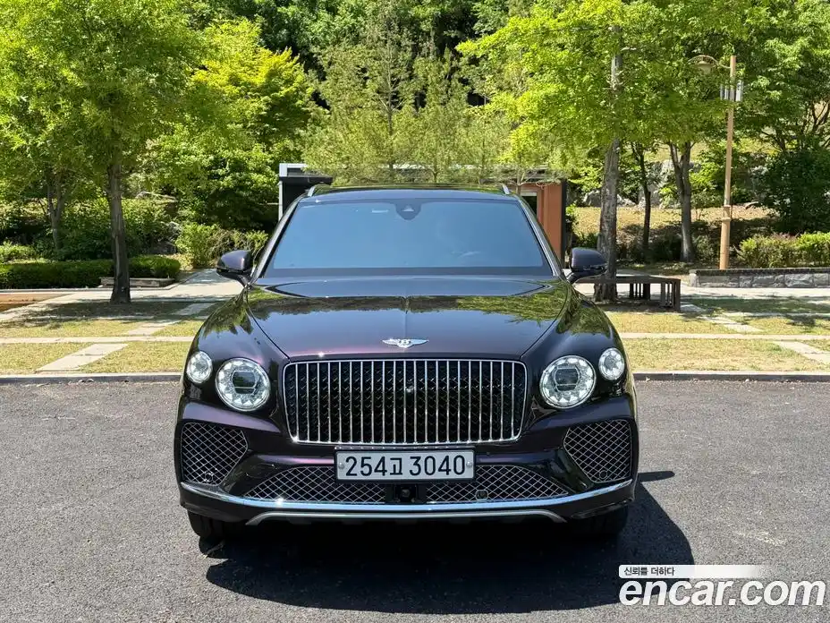 Bentley Bentayga 2024 4.0 гидро, фото 3