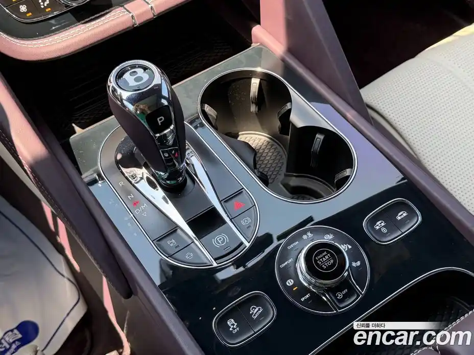 Bentley Bentayga 2024 4.0 гидро, фото 9