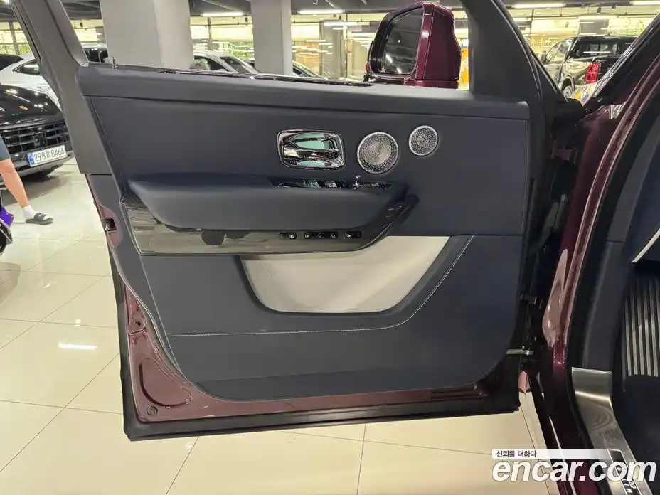 Rolls-Royce Cullinan 2025 6.7 гидро, фото 6