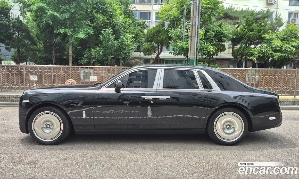 Rolls-Royce Phantom 2023 6.7 гидро, фото 12