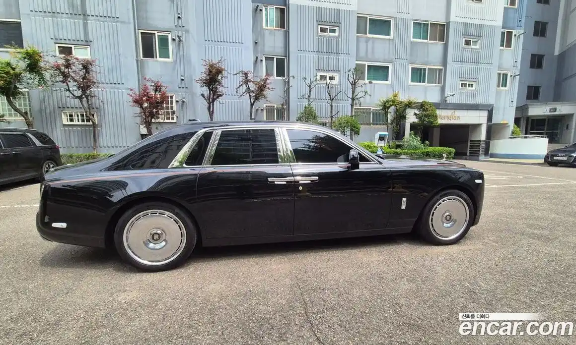 Rolls-Royce Phantom 2023 6.7 гидро, фото 13