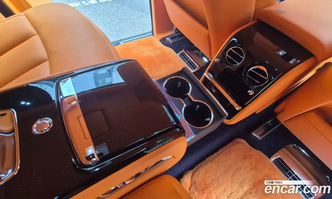 Rolls-Royce Phantom 2023 6.7 гидро, фото 15
