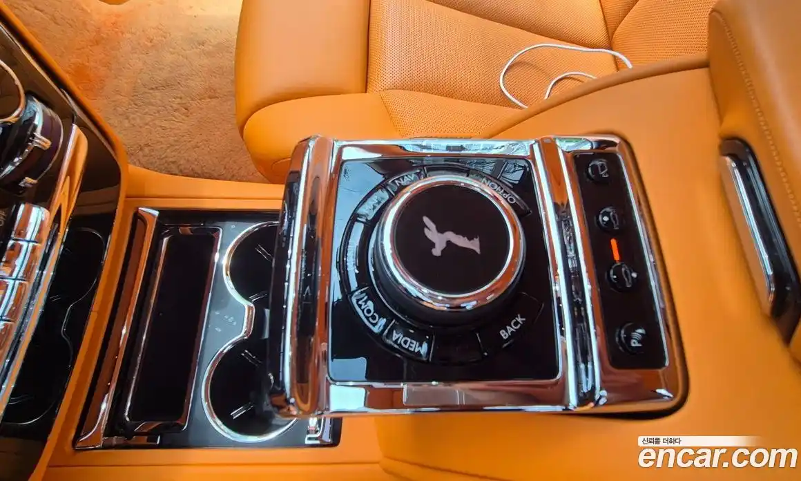 Rolls-Royce Phantom 2023 6.7 гидро, фото 16