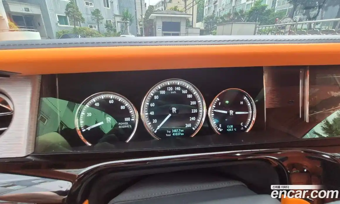 Rolls-Royce Phantom 2023 6.7 гидро, фото 8