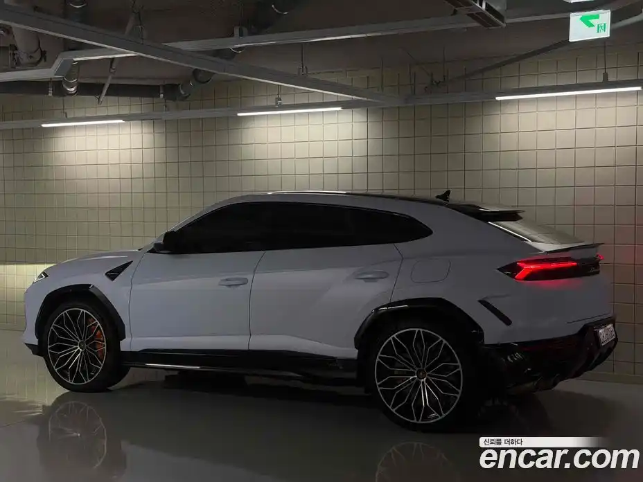 Lamborghini Urus 2025 4.0 гидро, фото 3