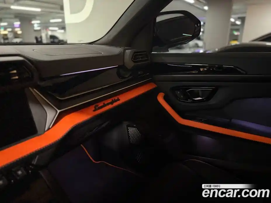 Lamborghini Urus 2025 4.0 гидро, фото 10