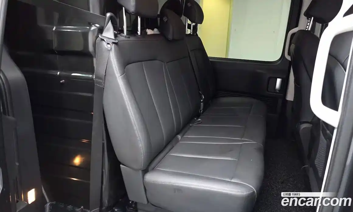 Hyundai Staria 2024 2.2 автомат (гидро), фото 11