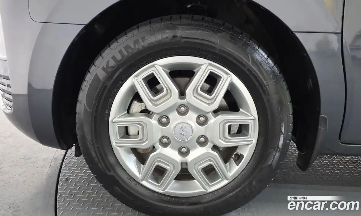 Hyundai Staria 2024 2.2 автомат (гидро), фото 4