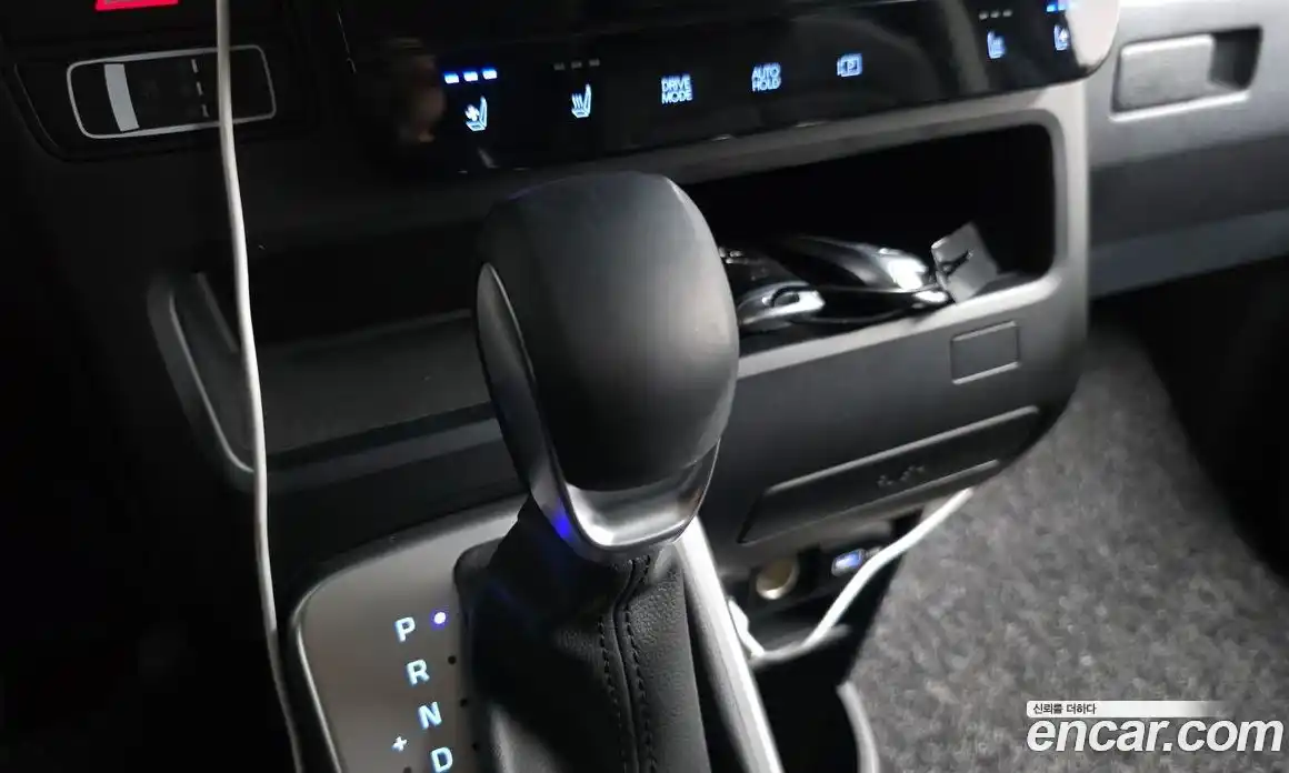 Hyundai Staria 2024 2.2 автомат (гидро), фото 8