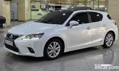 Lexus CT200h