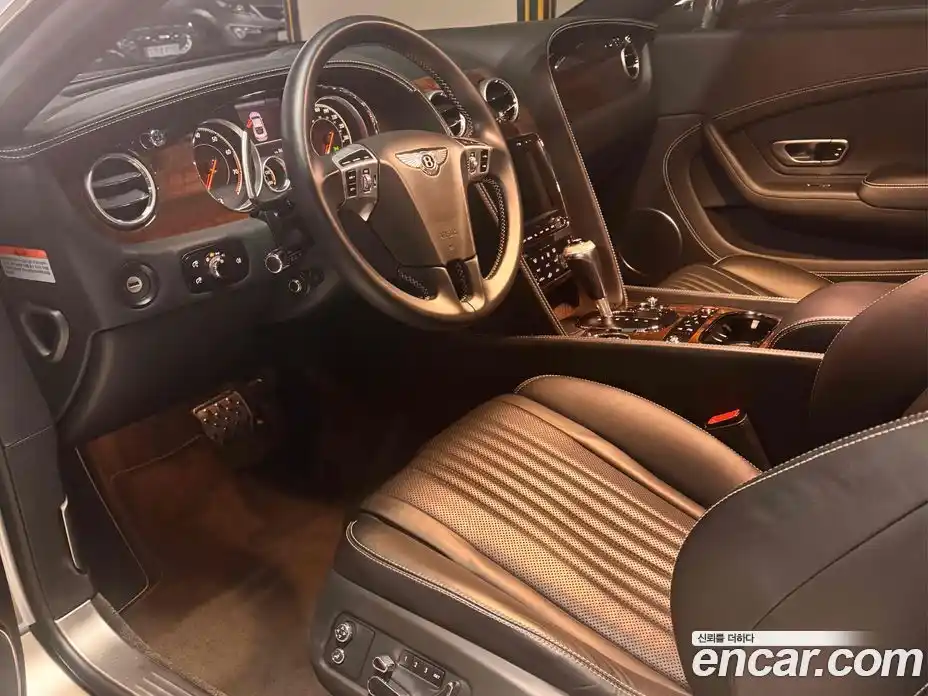 Bentley Continental 2017 4.0 гидро, фото 6