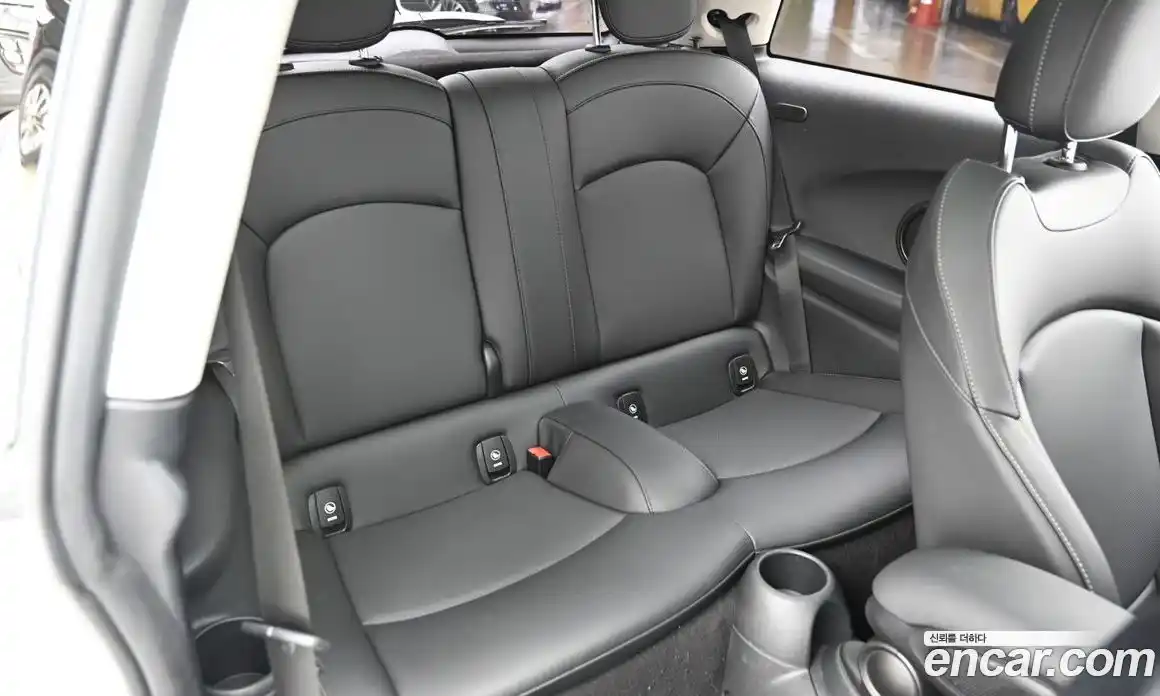 Mini Cooper 2023 1.5 автомат (гидро), фото 12