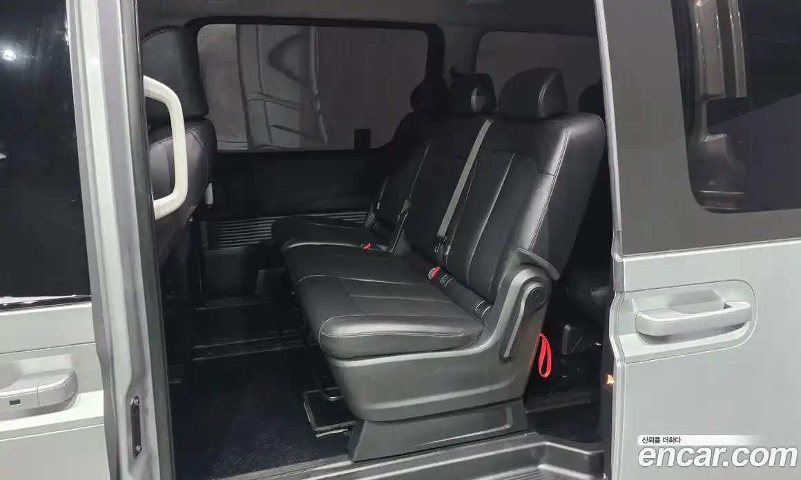 Hyundai Staria 2025 2.2 автомат (гидро), фото 16